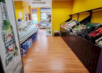 Foto 2 - Commercial Activity VIALE VITTORIO VENETO
 
52, Floridia - photo 2