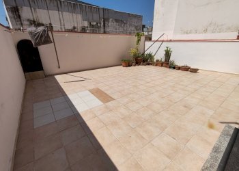 Foto 2 - Quadrilocale CORSO VITTORIO EMANUELE
 
694, Floridia - foto 2