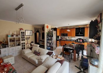 Foto 6 - Quadrilocale CORSO VITTORIO EMANUELE
 
694, Floridia - foto 6