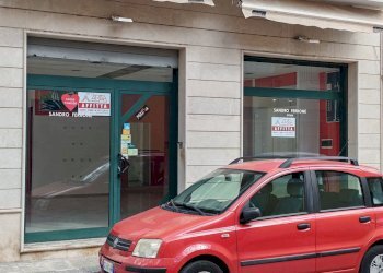 Foto 6 - Commercial Activity VIA ARIOSTO
 
111, Floridia - photo 6