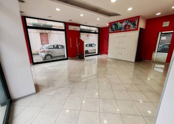 Foto 8 - Commercial Activity VIA ARIOSTO
 
111, Floridia - photo 8