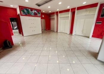 Foto 13 - Commercial Activity VIA ARIOSTO
 
111, Floridia - photo 13