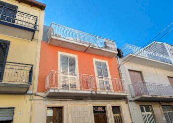 Foto 5 - Quadrilocale VIA MANZONI
 
34, Floridia - foto 5