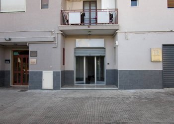 Facciata - Shop via Giovan Battista Pergolesi, 44, Statte - photo 10