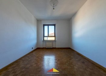 Camera da letto - Trilocale via Torino, 53, Saluzzo - foto 13