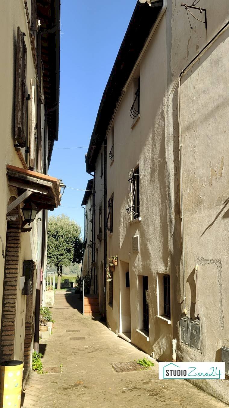 Foto 2 - Trilocale rimembranze
 
22, Attigliano - foto 2