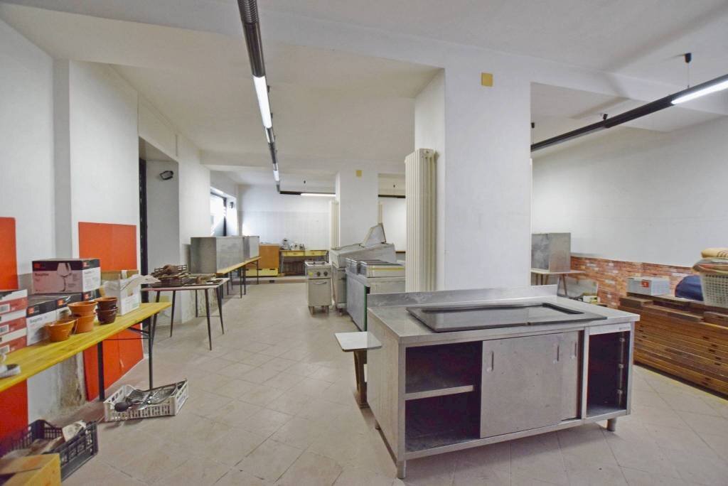 Interno non residenziale - Negozio via Bui, 1, Villanova Mondovì - foto 3