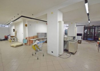 Interno non residenziale - Negozio via Bui, 1, Villanova Mondovì - foto 5