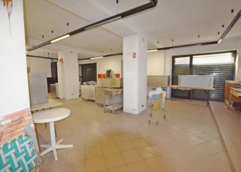 Interno non residenziale - Negozio via Bui, 1, Villanova Mondovì - foto 13