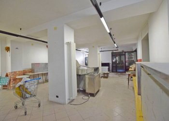 Interno non residenziale - Negozio via Bui, 1, Villanova Mondovì - foto 15
