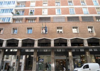 Facciata - Negozio via Guglielmo Marconi, 41/1, Bologna (zona Centro Storico) - foto 1