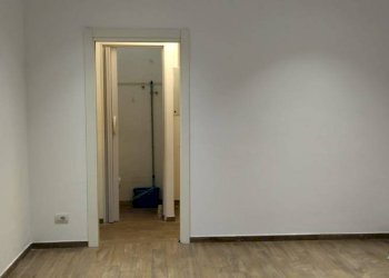 Stanza non arredata - Negozio via Guglielmo Marconi, 41/1, Bologna (zona Centro Storico) - foto 4