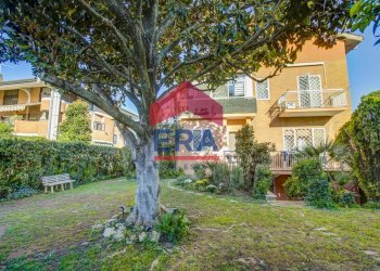 esterno facciata - Villa a Schiera Via Corinna
 
7, Roma - foto 4