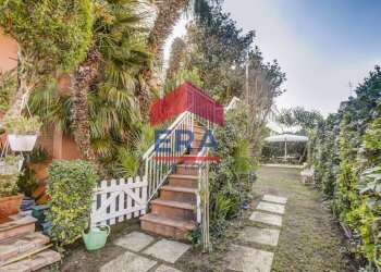 scalinata accesso P1 - Villa a Schiera Via Corinna
 
7, Roma - foto 6