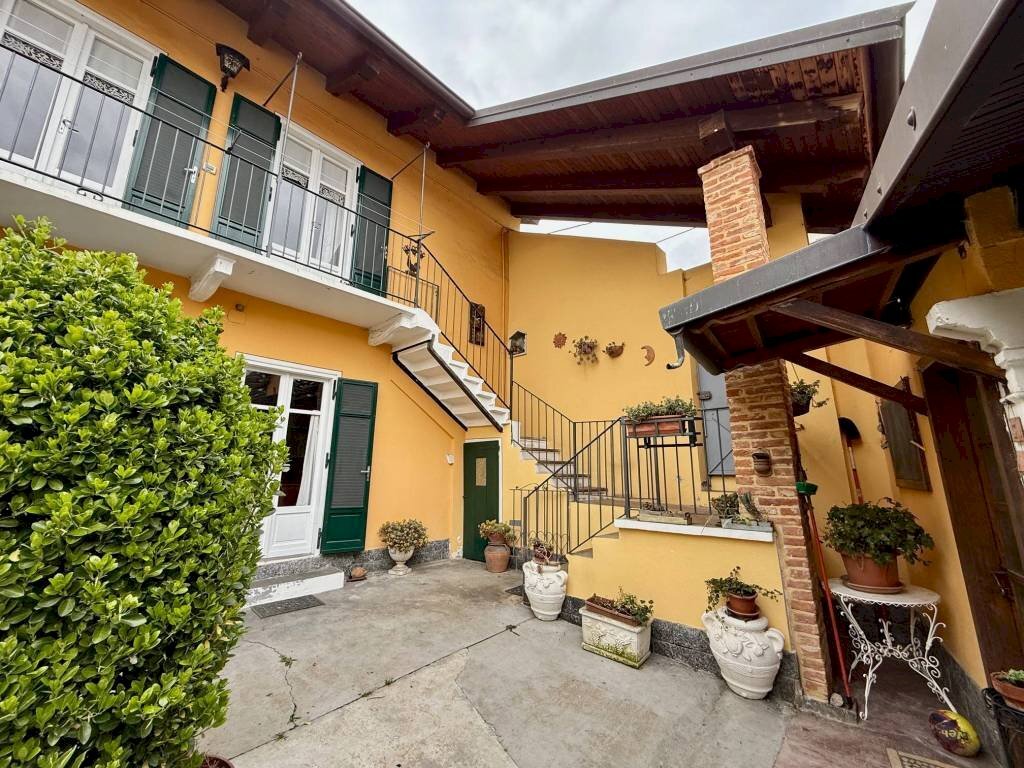 Facciata - Villa vicolo Pelazza, 2, Carmagnola - foto 2