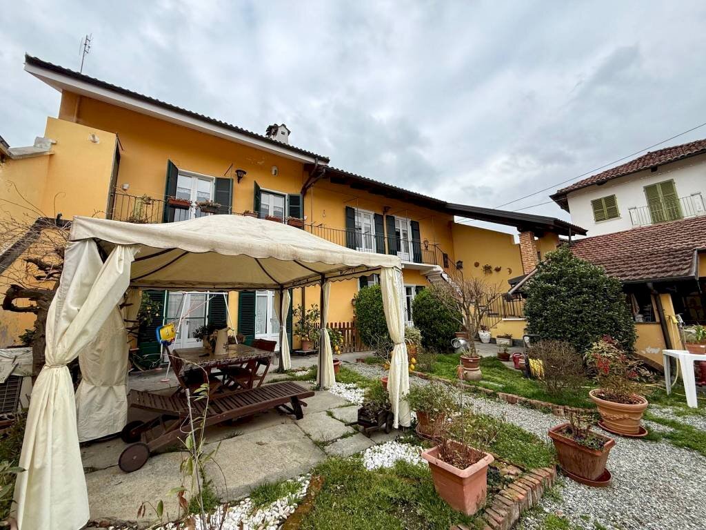 Facciata - Villa vicolo Pelazza, 2, Carmagnola - foto 3