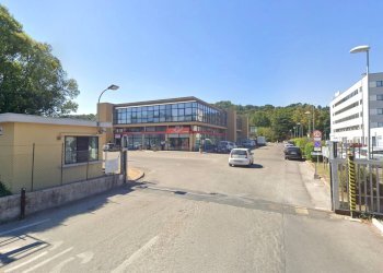 Foto 2 - Locale Commerciale Via degli Abeti
 
112-114, Pesaro - foto 2