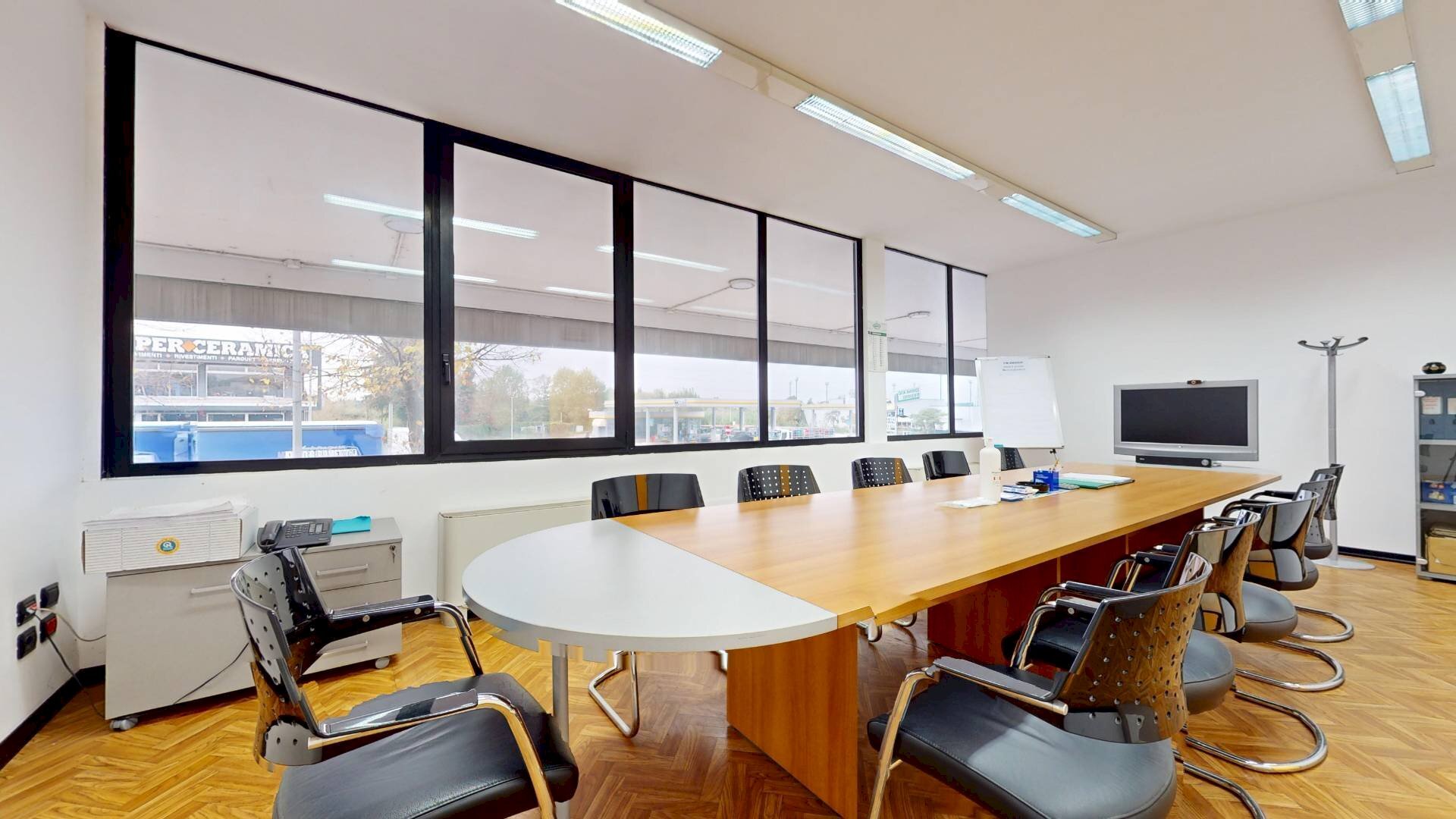 Foto 1 - Office Via Nuova Circonvallazione
 
22, Rimini - photo 1