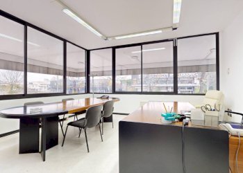 Foto 21 - Office Via Nuova Circonvallazione
 
22, Rimini - photo 21