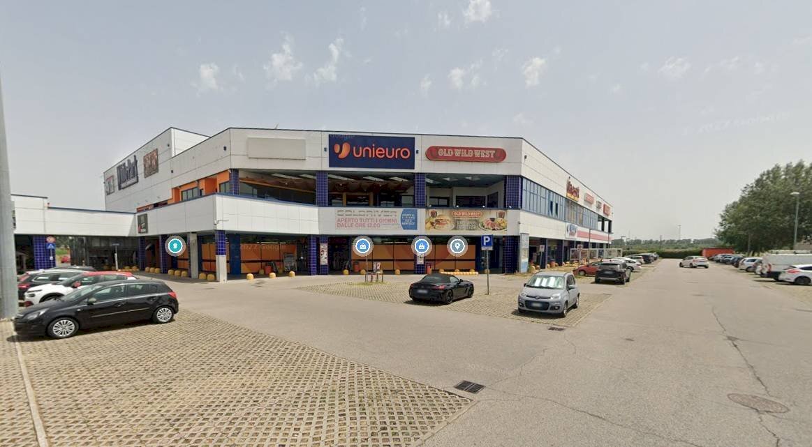 Foto 2 - Locale Commerciale Via Matteo Loves, Cento - foto 2