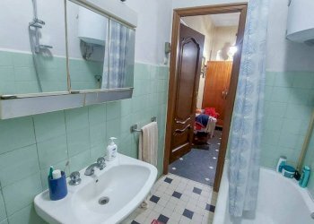 Bagno - Trilocale corso Alessandro De Stefanis, Genova (zona Marassi) - foto 13