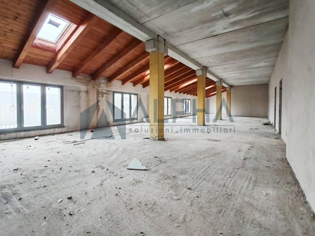 Interno non residenziale - Shop viale della Repubblica, Savignano sul Rubicone - photo 1