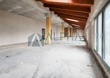 Interno non residenziale - Shop viale della Repubblica, Savignano sul Rubicone - photo 9