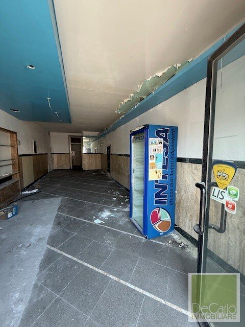 Negozio Via Flaminia, 140, Ancona (zona Stazione) - foto 3