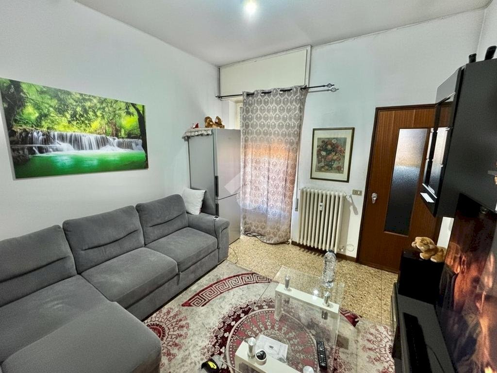 Two-room apartment Viale Papa Giovanni XXIII, Novara - photo 1