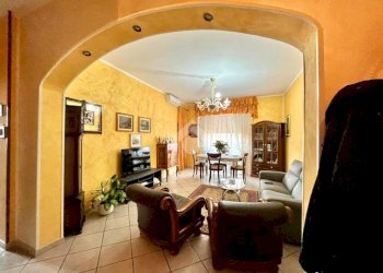 Three-room apartment Via Stefano Melchioni, Novara - photo 2