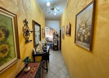 Three-room apartment Via Stefano Melchioni, Novara - photo 3