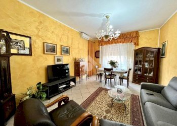 Three-room apartment Via Stefano Melchioni, Novara - photo 4