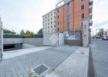 Box Via Emilia Est, Parma (zona San Lazzaro) - foto 1