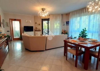 Three-room apartment Via Isolino, Senago - photo 15
