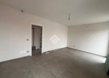 Two-room apartment Via Vittorio Emanuele II, Bra - photo 9