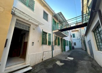 Casa semi indipendente Vicolo Matteo Bandello, Valenza - foto 1