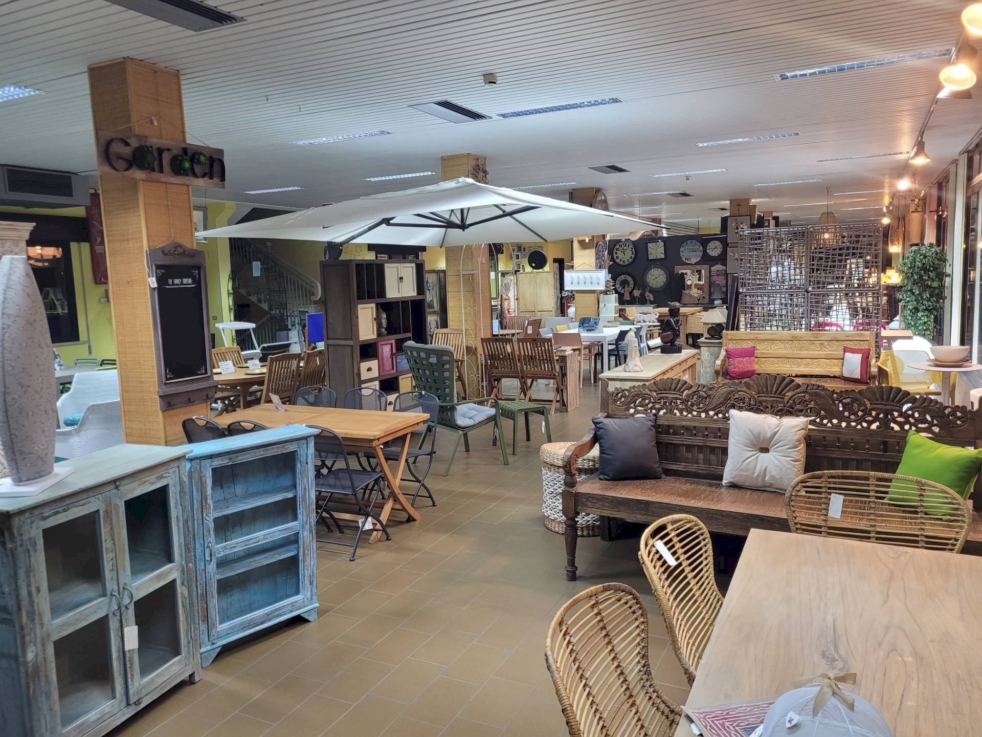 Foto 2 - Locale Commerciale via mantova
 
1, Legnago - foto 2