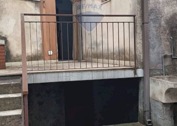 Casa all\'aperto - Commercial Premises Via Umberto
 
180, San Pietro Clarenza - photo 11