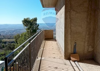 Balcone - Casa indipendente Via Trieste
 
20, Castel di Iudica - foto 15