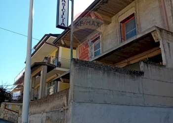 Edificio all\'aperto - Casa indipendente Via Trieste
 
20, Castel di Iudica - foto 44