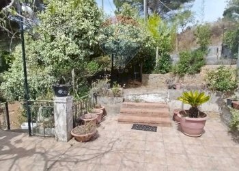 Giardino - Villa contrada rasalgone, Piazza Armerina - foto 15