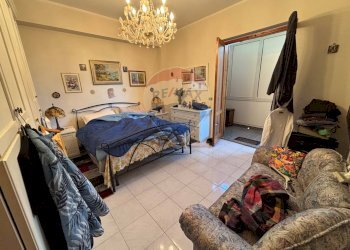 Camera / camera da letto - Quadrilocale via prima
 
18, Aci Catena - foto 10