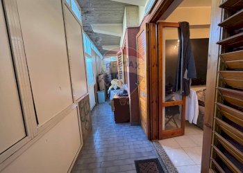 Hall / corridoio - Quadrilocale via prima
 
18, Aci Catena - foto 14