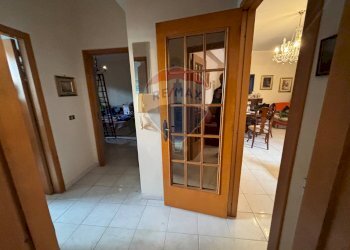 Hall / corridoio - Quadrilocale via prima
 
18, Aci Catena - foto 23