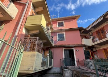 Edificio all\'aperto - Quadrilocale via prima
 
18, Aci Catena - foto 36