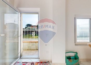 Stanza vuota - Villa Via San Leonardo
 
70, Massa - foto 2