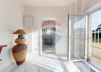 Hall / corridoio - Villa Via San Leonardo
 
70, Massa - foto 8