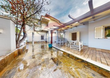 Terrazza - Villa Via San Leonardo
 
70, Massa - foto 26