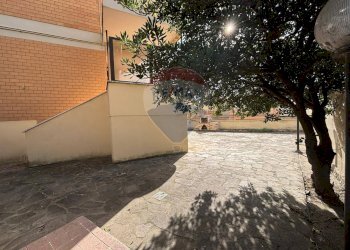 Giardino - Trilocale via Bologna
 
95, Ardea - foto 4