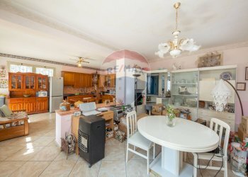 Sala da pranzo - Villa Via Vaccarini, Mascalucia - foto 34